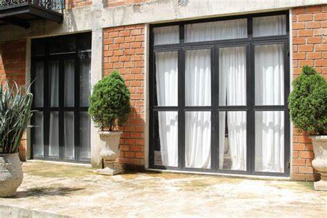 aluminium pintu dengan jendela