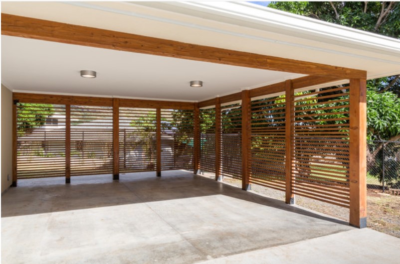 modern carport dengan dinding kayu