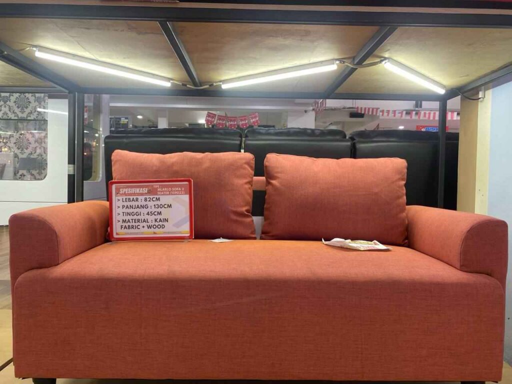 Sofa by Amarta Warna Pink